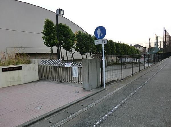 周辺環境:横浜市立富士見台小学校(横浜市立富士見台小学校まで450m 小学校近く♪お子様も通学も安心です♪)