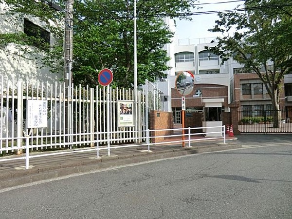 周辺環境:関東学院六浦こども園(幼稚園)(関東学院六浦こども園(幼稚園)まで550m)
