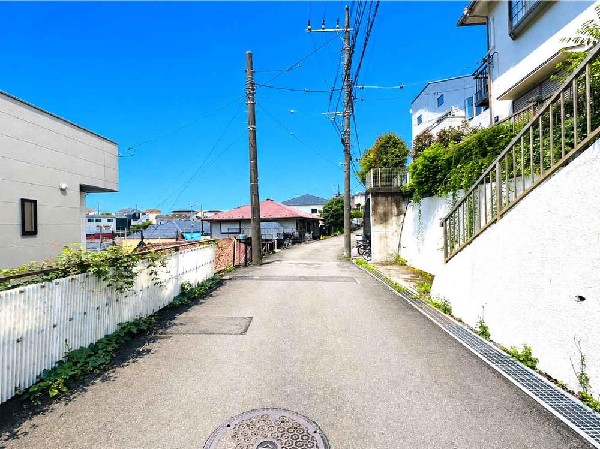 外観:☆☆風通しの良い住宅地☆☆  ゆとりのある住宅地　部屋の窓を開けるとそこには心地よい風が通りぬけます♪
