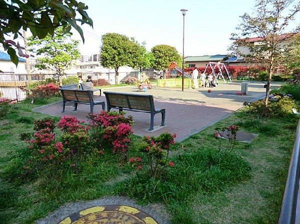 周辺環境:平戸中公園(平戸中公園まで600m)
