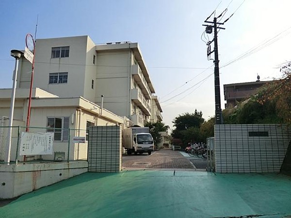 周辺環境:横浜市立平戸小学校(横浜市立平戸小学校まで850m)