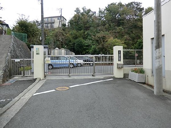 周辺環境:横浜市立西柴小学校(横浜市立西柴小学校まで1200m)
