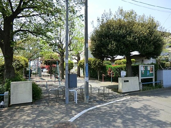 周辺環境:海里橋公園(海里橋公園まで140m)