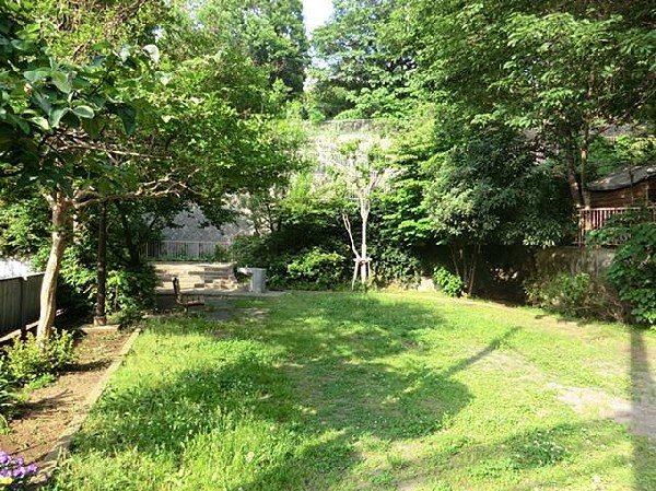 周辺環境:岩井町第三公園(岩井町第三公園まで300m)
