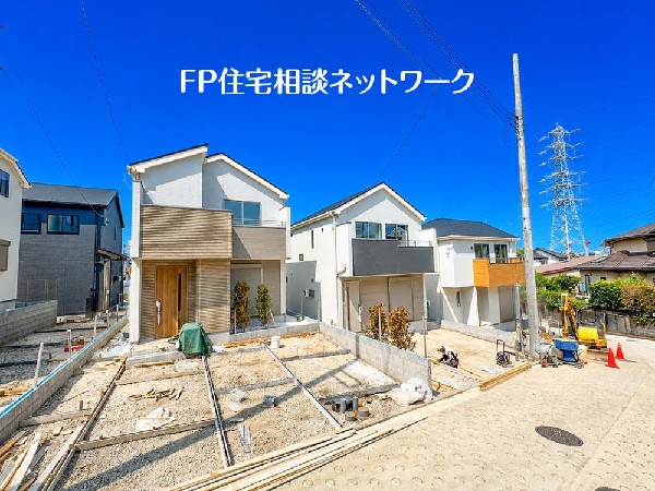 外観:深く豊かな緑と爽快な青い空を感じるまさに横浜に暮らす心地よさを存分に堪能いただける邸宅です。グレードの高い設備仕様が標準装備のデザイン住宅で快適で便利な生活をお送り頂けます。