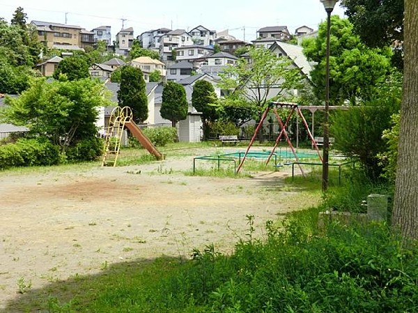 周辺環境:仏向横谷公園(仏向横谷公園まで400m)