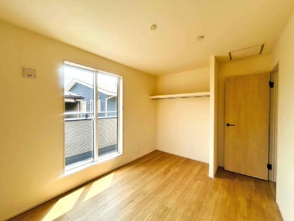 ☆☆日当たり・風通しの良いお部屋☆☆  居室となる空間には毎日しっかりと光が差し込みます♪勉強にお仕事にリラックスに充実した自分の時間をお過ごし下さい♪