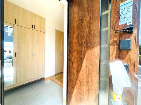外観:住まう人の帰り、訪れる人を優しく迎える安らぎに満ちた空間　上質感あふれるエントランス