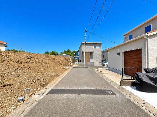 外観:☆☆風通しの良い住宅地☆☆  ゆとりのある住宅地　部屋の窓を開けるとそこには心地よい風が通りぬけます♪