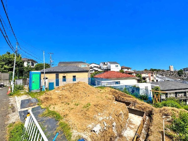 外観:☆☆風通しの良い住宅地☆☆  ゆとりのある住宅地　部屋の窓を開けるとそこには心地よい風が通りぬけます♪
