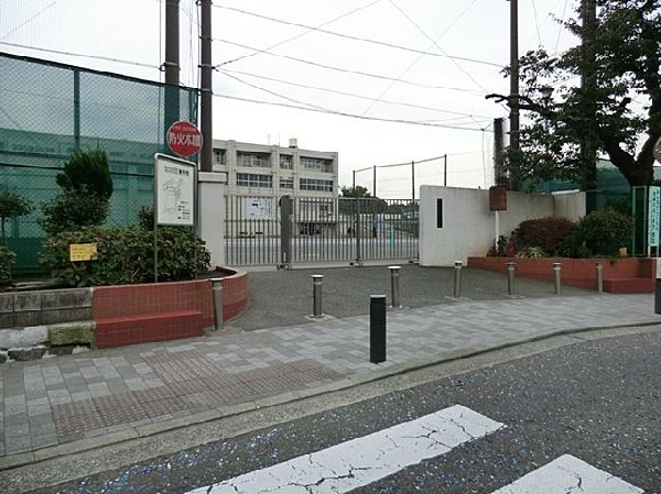 周辺環境:横浜市立稲荷台小学校(横浜市立稲荷台小学校まで700m)
