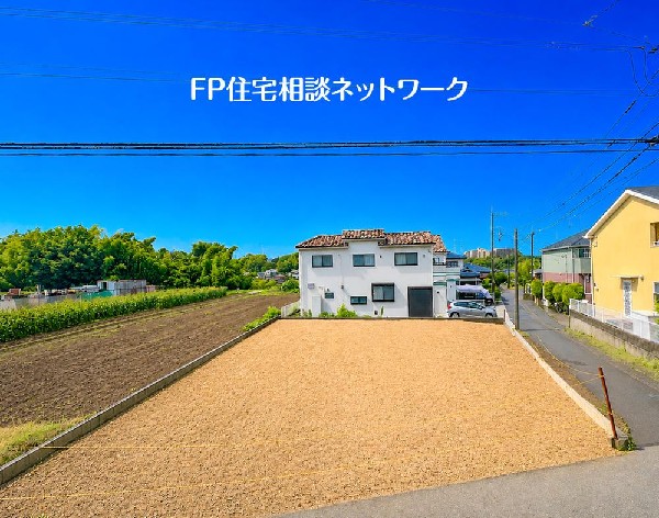 外観:深く豊かな緑と爽快な青い空を感じるまさに横浜に暮らす心地よさを存分に堪能いただける邸宅です。グレードの高い設備仕様が標準装備のデザイン住宅で快適で便利な生活をお送り頂けます。
