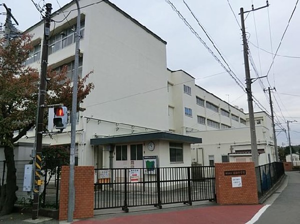 周辺環境:横浜市立川和小学校(横浜市立川和小学校まで950m)
