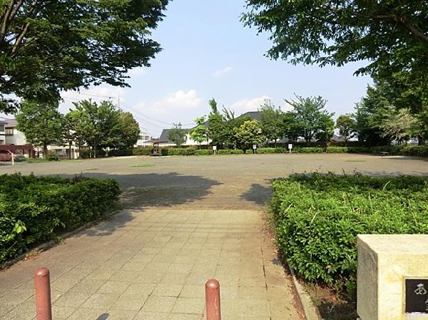 周辺環境:あざみ野南鍛冶谷公園(あざみ野南鍛冶谷公園まで300m)