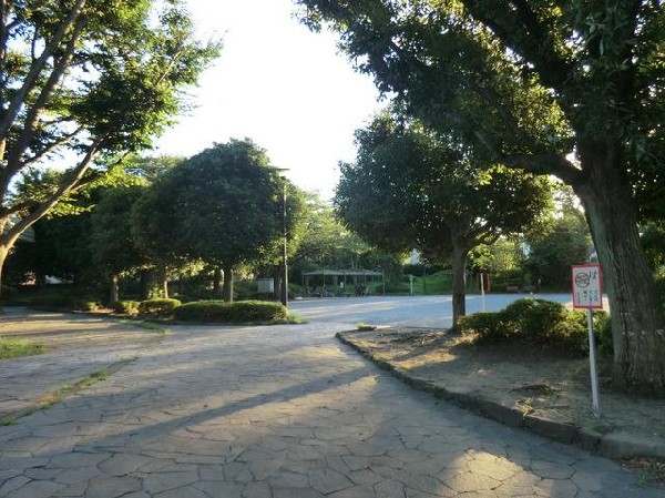 周辺環境:南本宿公園(南本宿公園まで600m)