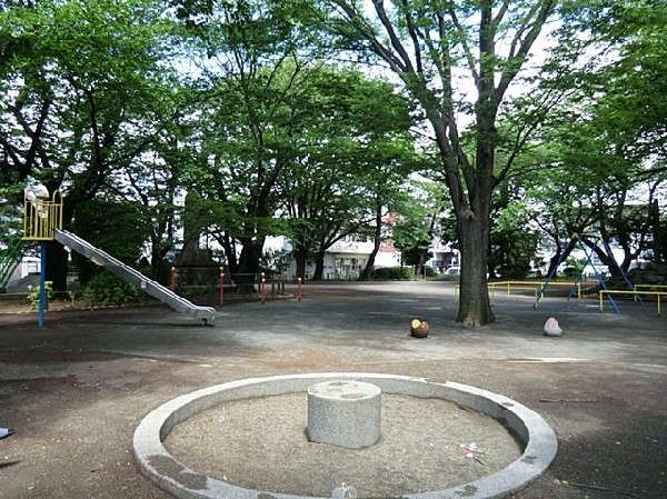 周辺環境:中和田公園(中和田公園まで700m)