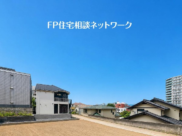 外観:やわらかな陽射しと心地よい風がめぐる住まい。駅から徒歩圏の便利さと、穏やかな静けさが調和した、心からくつろげる場所です。