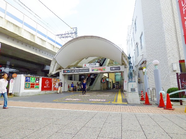 周辺環境:元住吉駅(「元住吉」駅のブレーメン通りにはたくさんのお店が並んでおり、東横線の中でも住みやすいと評判の駅です。)