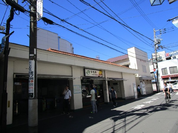 周辺環境:平間駅(JR南武線で「武蔵小杉」駅へ2駅4分、「川崎」駅へ4駅9分、都内、神奈川県内問わずどこへもアクセス便利です。)