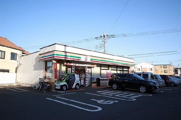 周辺環境:セブンイレブン 川崎千年店(特にお弁当等の惣菜で一歩先を行くセブンイレブン。一昔前と比べると格段に美味しい！会社帰りに立ち寄れる立地は嬉しい限り！)