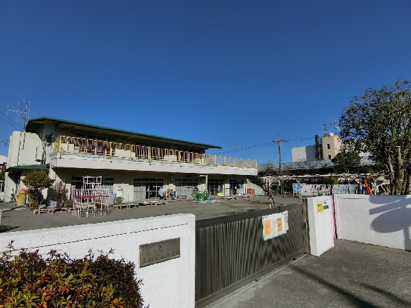 周辺環境:南いくた保育園(昭和54年開設の川崎市運営、認可保育所。0歳児～5歳児までの定員90名で、月曜日~土曜日の7時30分～18時30分まで。延長保育もあり。)