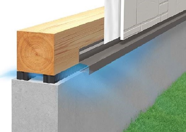 外観:基礎と土台の間に基礎パッキンを入れることにより分離させ、土台からの湿気を基礎へ浸透するのを防ぎます。また、床下換気が可能です。