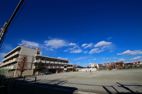 周辺環境:稲城市立稲城第七小学校(稲城第七小学校は「矢野口を愛する学校」「矢野口に愛される学校」をめざします。)