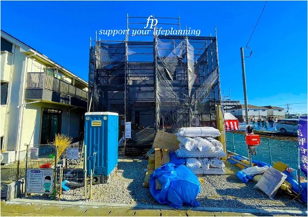 外観:周辺は2階建て住宅が建ち並ぶ閑静な住宅街で、静かな日常を送る事の出来る住環境です。