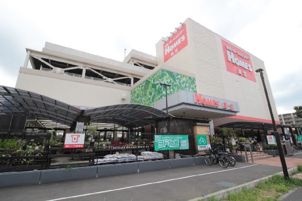 周辺環境:島忠ホームズ　港北高田店(日用品、ペット用品、家電から建築資材まで何でもそろうホームセンターです。)