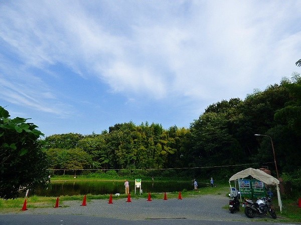 周辺環境:フィッシュオン王禅寺(川崎市麻生区の管理釣り場です！釣りデビューの方にはインストラクターがお教えいたしますのでお気軽にお越しください。)