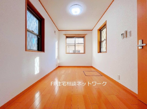 オープンでのびやかな空間を生み出す、こだわりの広がりとゆとり。家族と過ごす時間を大切にしたい方にぴったりの明るくゆとりある住空間です。