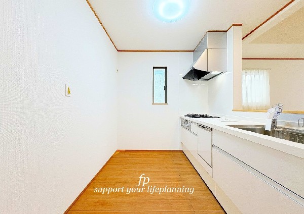 毎日使うキッチンが綺麗で清潔ならお料理を作るのも楽しくなりますよね。機能性とデザイン性を兼ね備えた嬉しいキッチン。