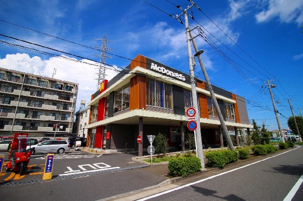 周辺環境:マクドナルド 川崎南加瀬店(24時間営業中。無料の駐車スペースが24台ありますので車での来場も便利。休日は家族で朝マックはいかがでしょうか？)