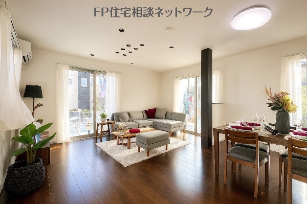 大切なご家族が集まるからこそLDKにはこだわりたいですよね！休日はおひさまの光をたっぷりと取りこめるリビングでゆったりと過ごしませんか？