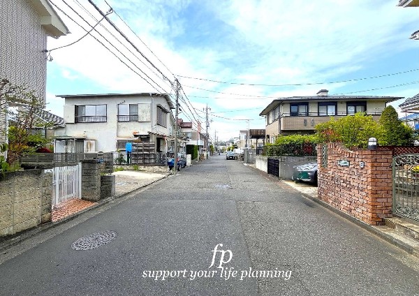 外観:新築の時のトキメキ、心地よさが５年後も、10年後も続きますように。 充実の保証制度を採用。アフターフォロー専任のスタッフが、メンテナンスや増改築のご要望にお応えします。