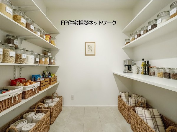 本画像はAIがCSで小物・食品を作成しており、実際の現地に小物・食品は設置されておりません。また、販売価格に小物・食品等は含まれておりません。