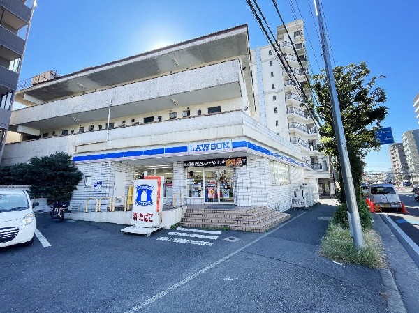 周辺環境:ローソン　中原木月4丁目店(「マチのほっとステーション」をスローガンに掲げる通り、忙しい日々に「ほっ」とするひとときをもたらします。)