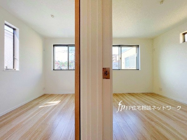 早く引っ越しがしたいとお考えのご家族にピッタリの完成済み物件。室内のインテリアもイメージがしやすく、新生活が楽しみですね。