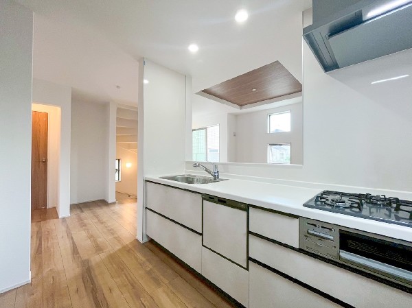 お料理を効率的に楽しく。ママの毎日のお料理を効率的にしてくれる動線は「1分でも家事の時間を短縮したい」という思いを叶えてくれます。