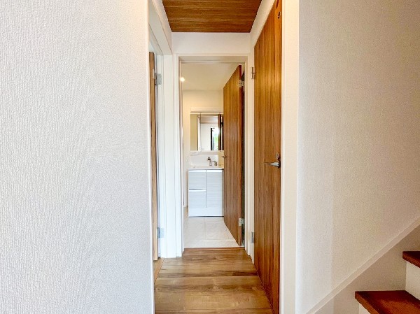 早く引越しがしたい、転勤が決まった！という方におすすめの即入居・完成済の新築一戸建て。契約前に室内の見学ができ、部屋の雰囲気や広さ、眺望、住宅設備の使い勝手などしっかり確認できます。