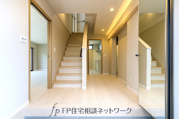 動線がしっかり考えられた間取り。採光もしっかりと計算されていてどの部屋も明るいのがうれしいですね。