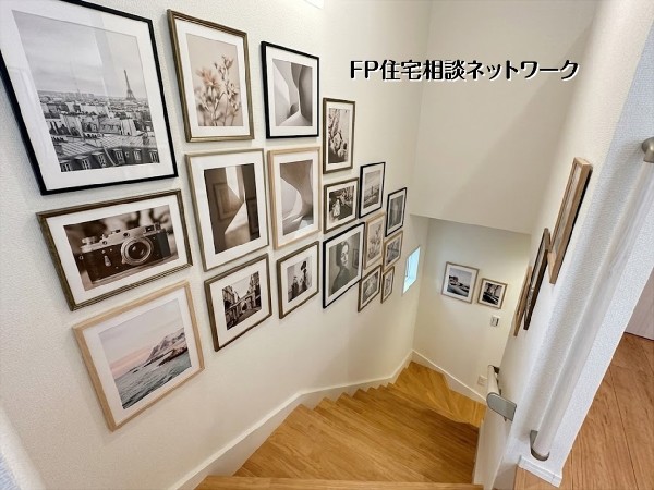 【階段】本画像はAIがCGで小物を作成しており、実際の現地に小物は設置されておりません。また、販売価格に小物等は含まれておりません。