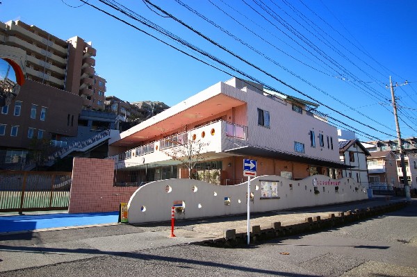 周辺環境:すこやか溝口保育園(裸足や薄着の保育を取り入れ、子どもも保育士も元気いっぱいの保育園です。。)