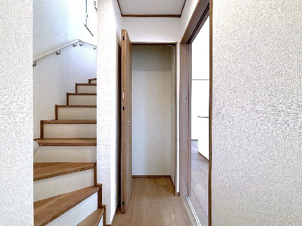 快適な緑に恵まれた閑静な住宅地は、伸び伸びスローライフを叶えてくれます。自然豊富な季節の移ろいを身近に感じられる環境で子育てすれば、お子様もきっと素直に成長してくれるはずです！