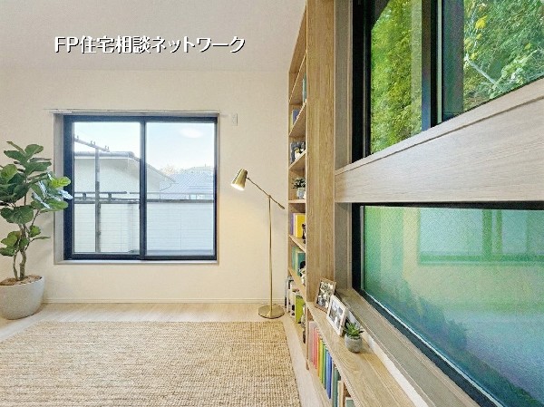 浴室乾燥機　お風呂場そのものを乾燥機にしてしまう便利な機能。梅雨時期や花粉の時期に助かる。冬の時期には暖房機能がヒートショックを防ぐ。