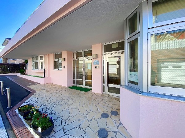 周辺環境:市が尾こどものいえ保育園(市が尾こどものいえ保育園はモンテッソーリ教育の考えをベースに「保育所保育指針」に沿った保育を行っています。)