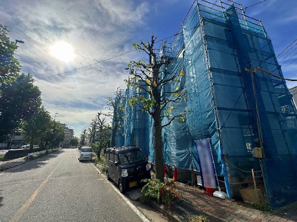 外観:現地写真（2025年10月撮影建築中）