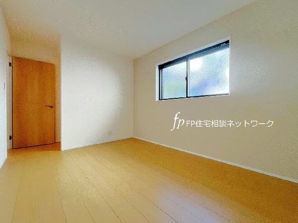 リモートワークの空間として、没頭できる趣味の部屋として。集中して作業できるのではかどります。居室4部屋でプライベートもしっかり確保。