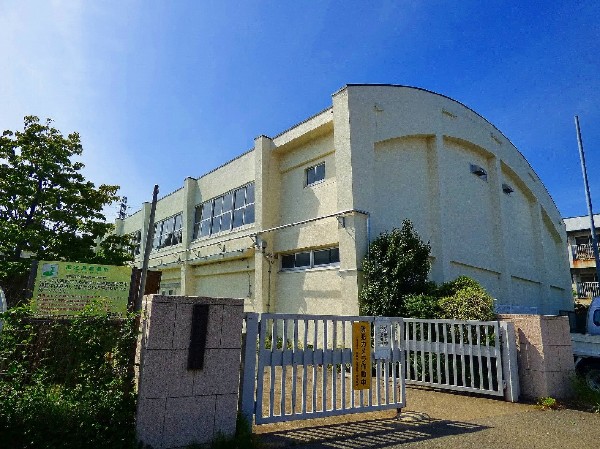 周辺環境:稲城市立稲城第一中学校(成長の過程でより濃い時間を過ごす3年間。ここで過ごす時間は、お子様にとって、とても大切な思い出となるはずです。)