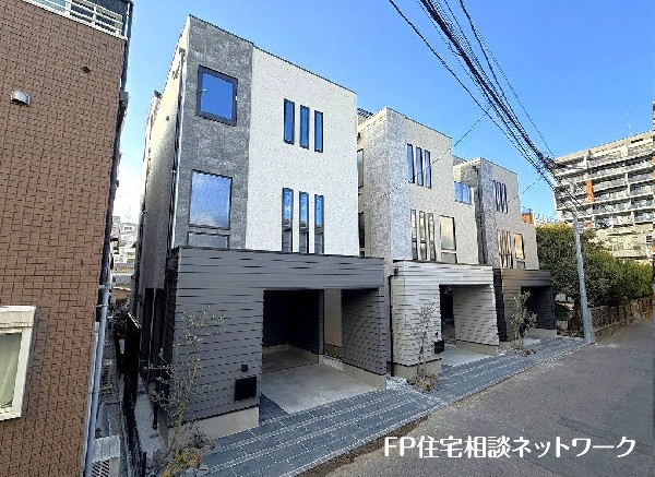 外観:毎日のお散歩も快適な緑に恵まれた閑静な住宅地は、伸び伸びスローライフを叶えてくれます。自然豊富な季節の移ろいを身近に感じられる環境で子育てすれば、お子様もきっと素直に成長してくれるはずです！